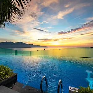 sala-danang-beach-hotel.dananghotels.net/
