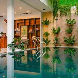 Palm Hotel